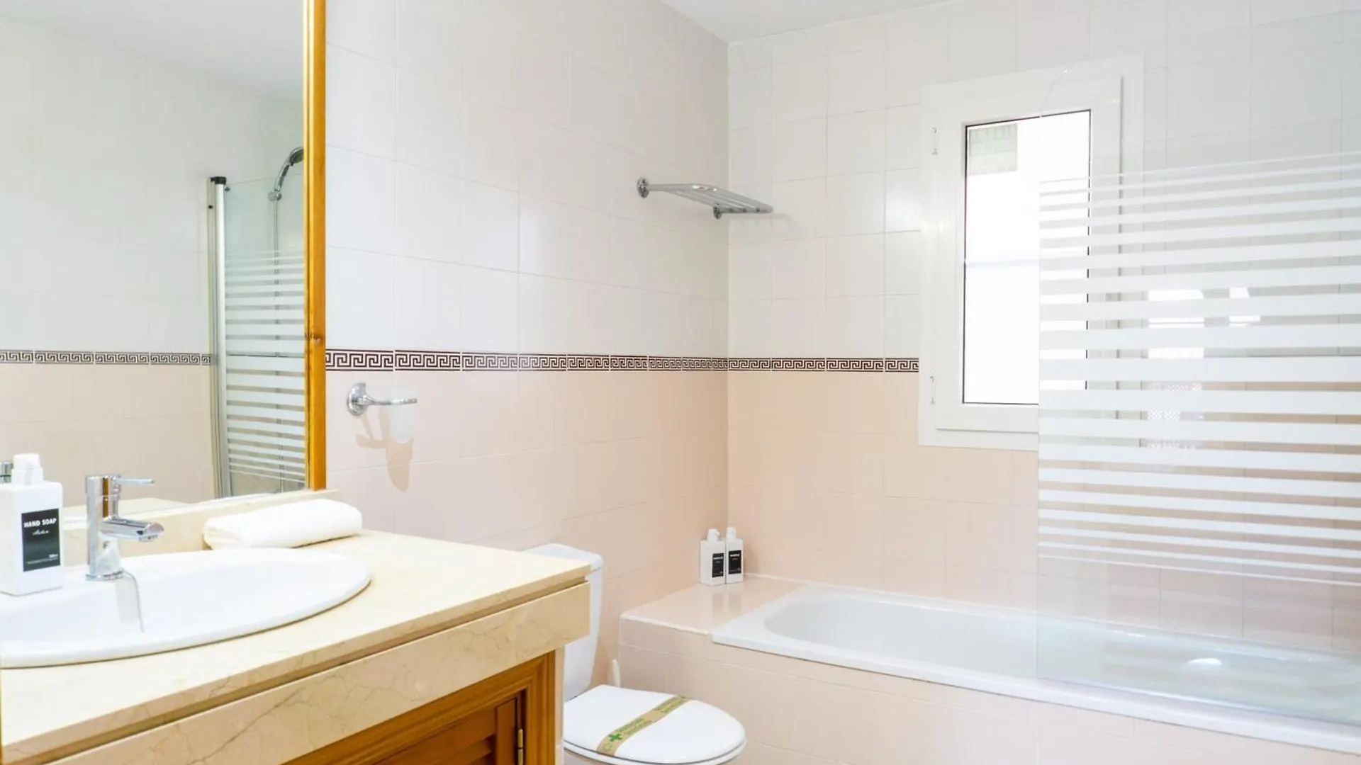 Apartment Bluewave Beach Retreat Torremolinos